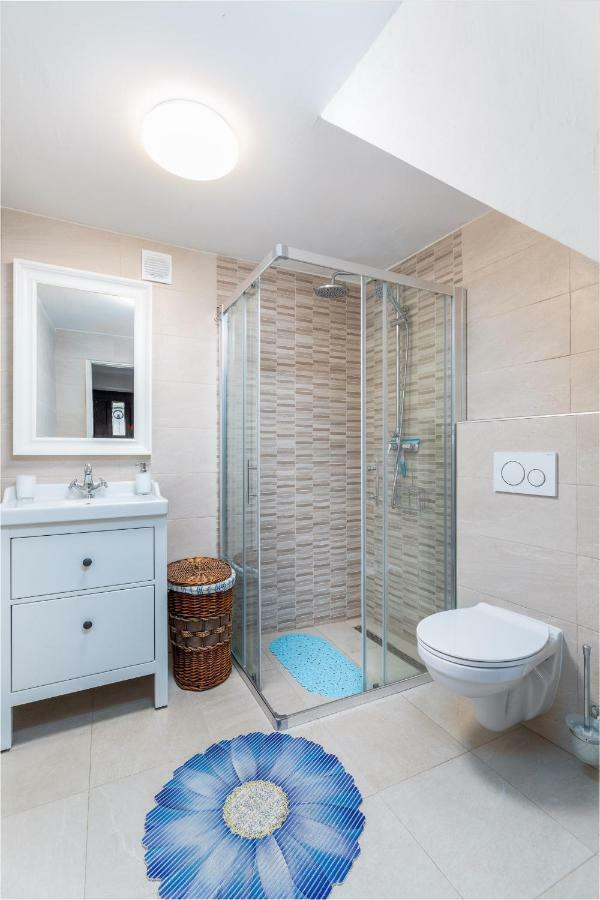 Holiday Home Ana กานฟานาร์ ภายนอก รูปภาพ